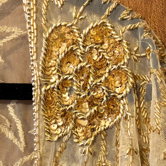 Sheer sequined shoulder throw - Picture 6 of 13